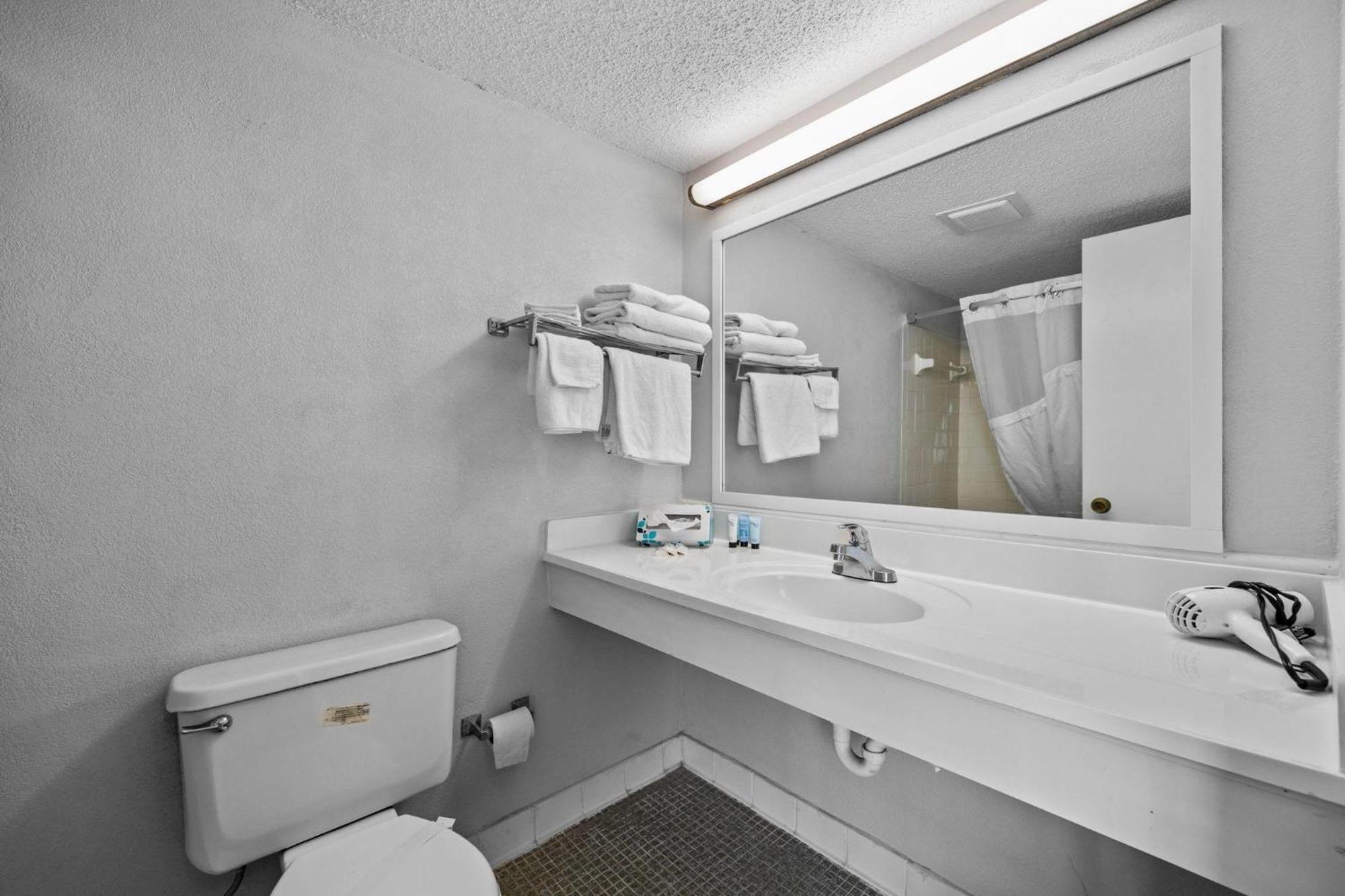 נורת' מירטל ביץ' Oasis Hotel מראה חיצוני תמונה